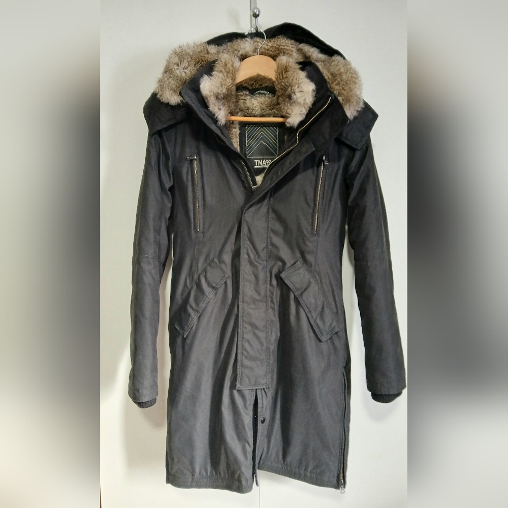 Aritzia TNA Chamonix Parka XS – Faux Fur Hood, Fur Lined, Magnetic Black Winter